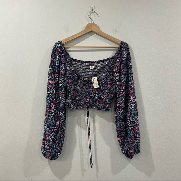 NWT Aeropostale Ditsy Floral Ruched Balloon Sleeve Crop Top Sz Large - Picture 2 of 6